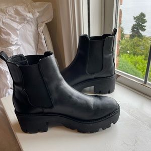 Black urban outfitters heeled booties